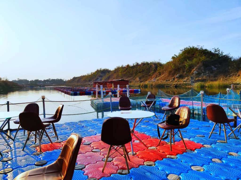 Kenapara floating restaurant